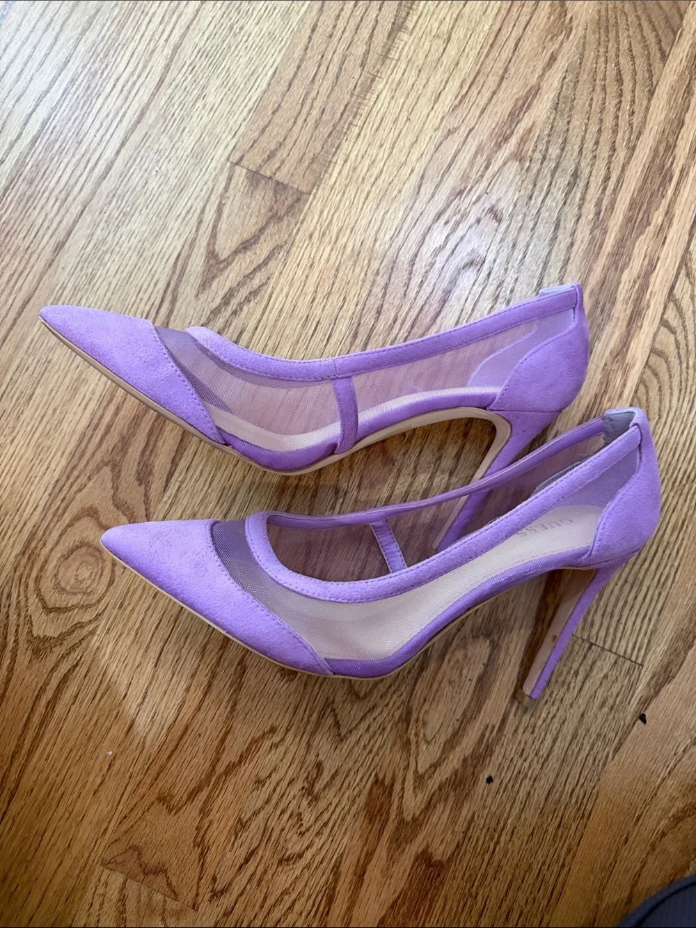 GUESS Lavender Pointed-Toe Suede Pumps with Mesh Insets size 9.5
